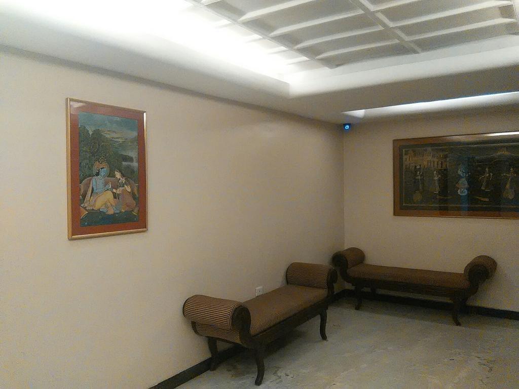 The Woods Manor Mg Road Hotel Kochi Kültér fotó